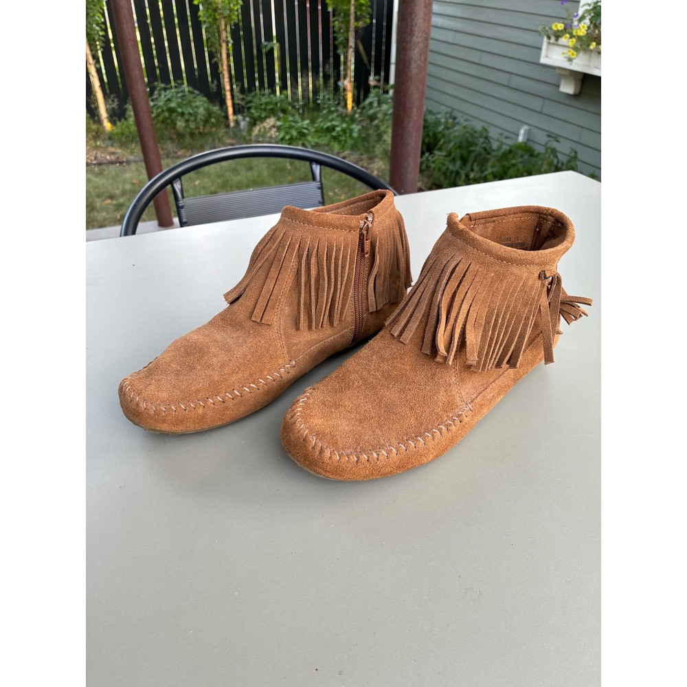 Minnetonka Womens Brown Suede Fringe Moccasin Ankle Boots Size 10
